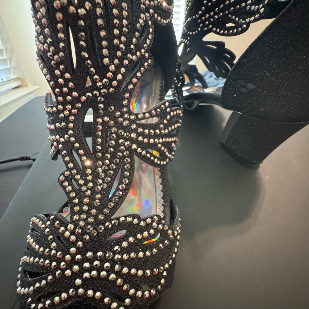 NIB Enzo Romeo Rhinestone Gladiator Heels - Picture 5 of 15
